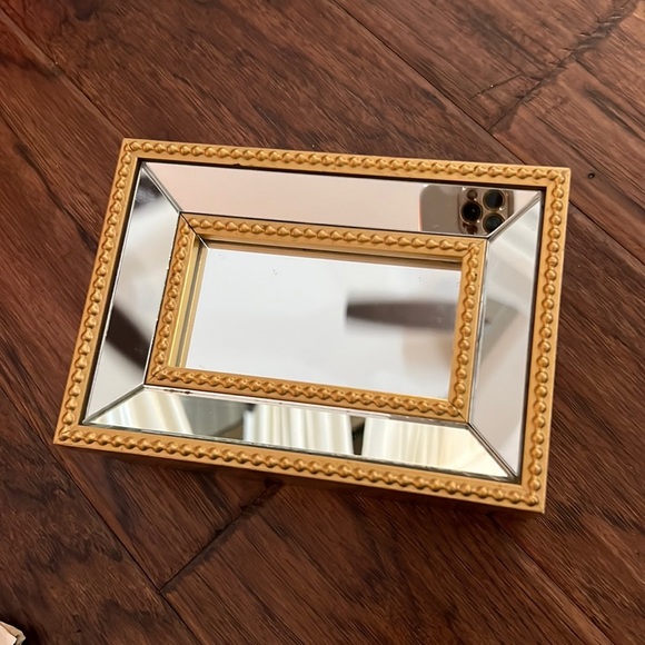 Rectangle gold metal & glass mirror design end lid that opens to a jewelry box​ - Picture 2 of 9